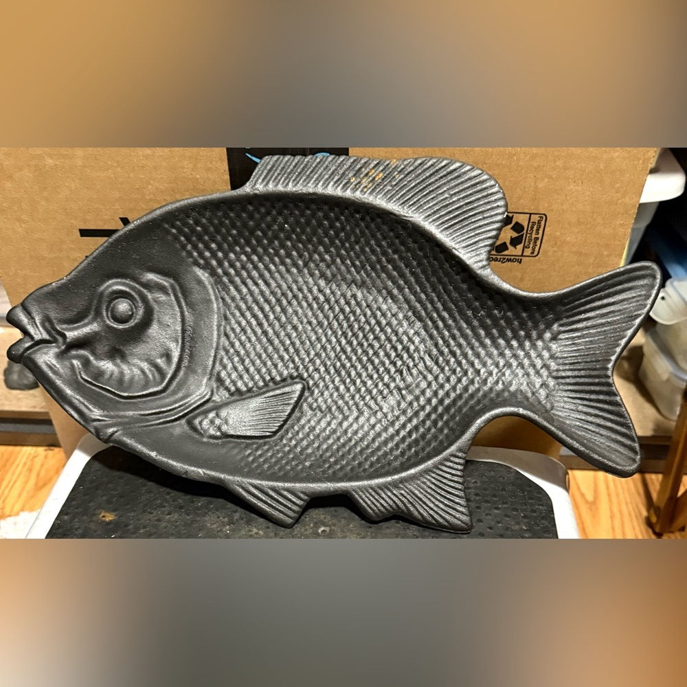 Vintage cast iron fish-shaped baking mold platter